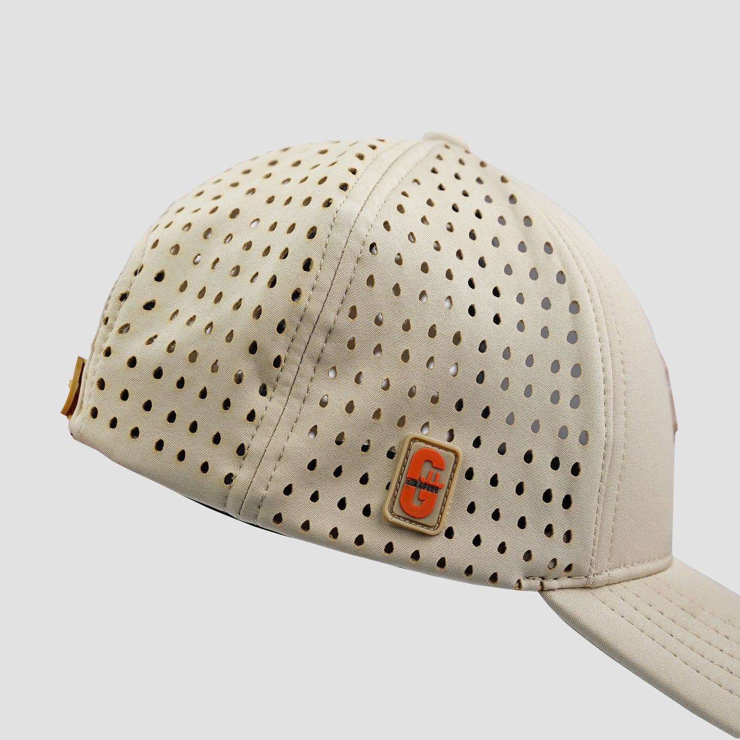 Performance baseball cap in Beige, Adventure Awaits text
