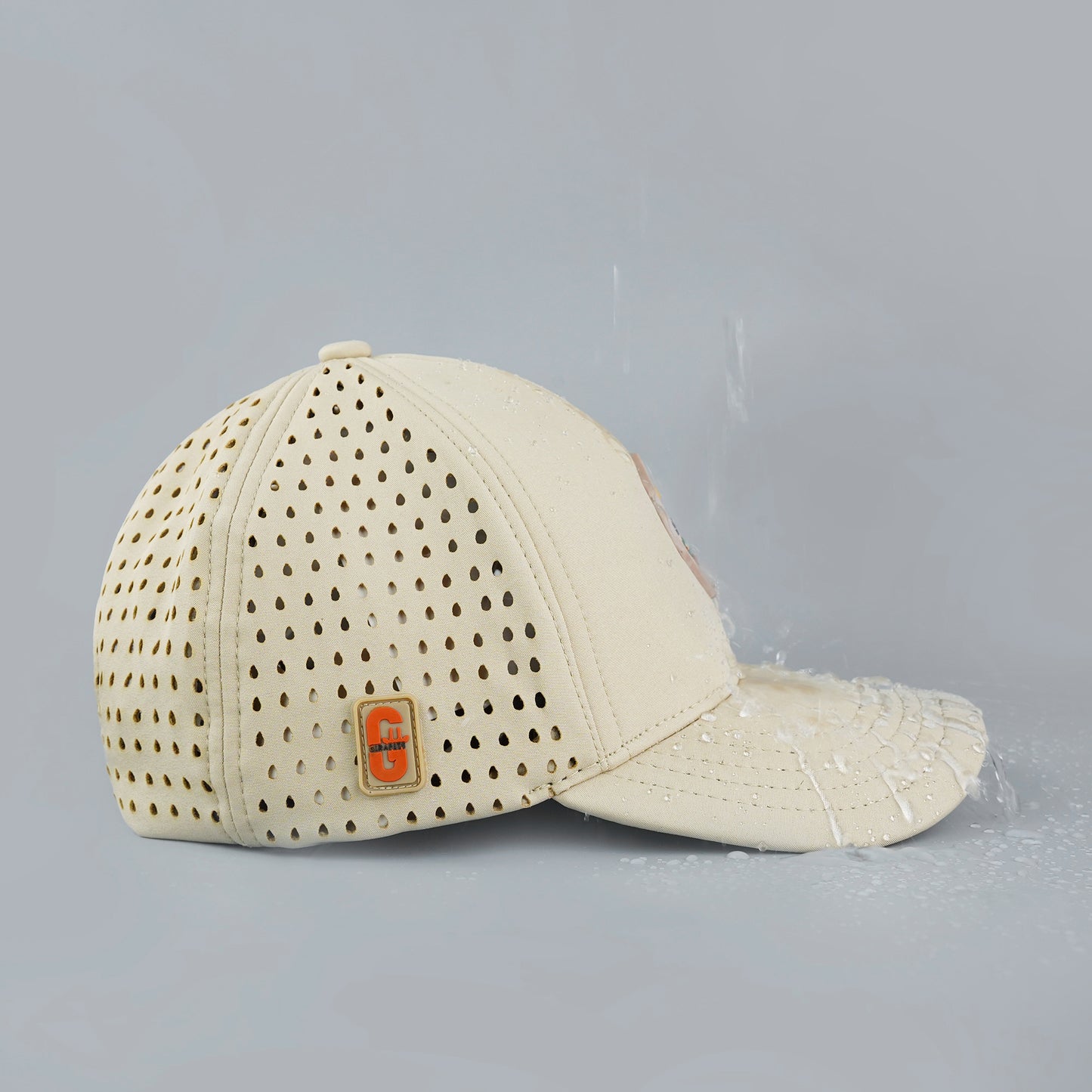 Beige adventure cap with softshell fabric, windproof and stylish