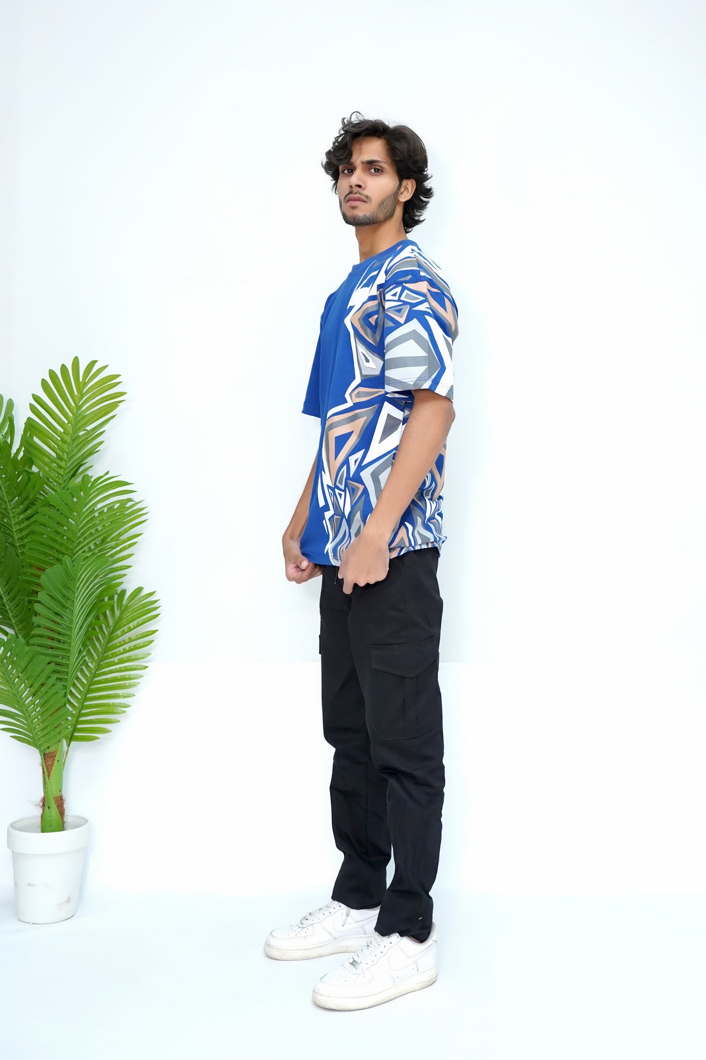 Unisex blue streetwear t-shirt, abstract shape, 220 GSM