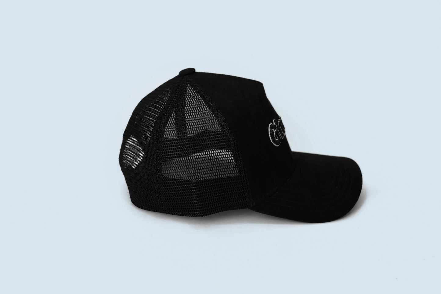 Girafits Signature trucker cap, black suede, 3D embroidered logo