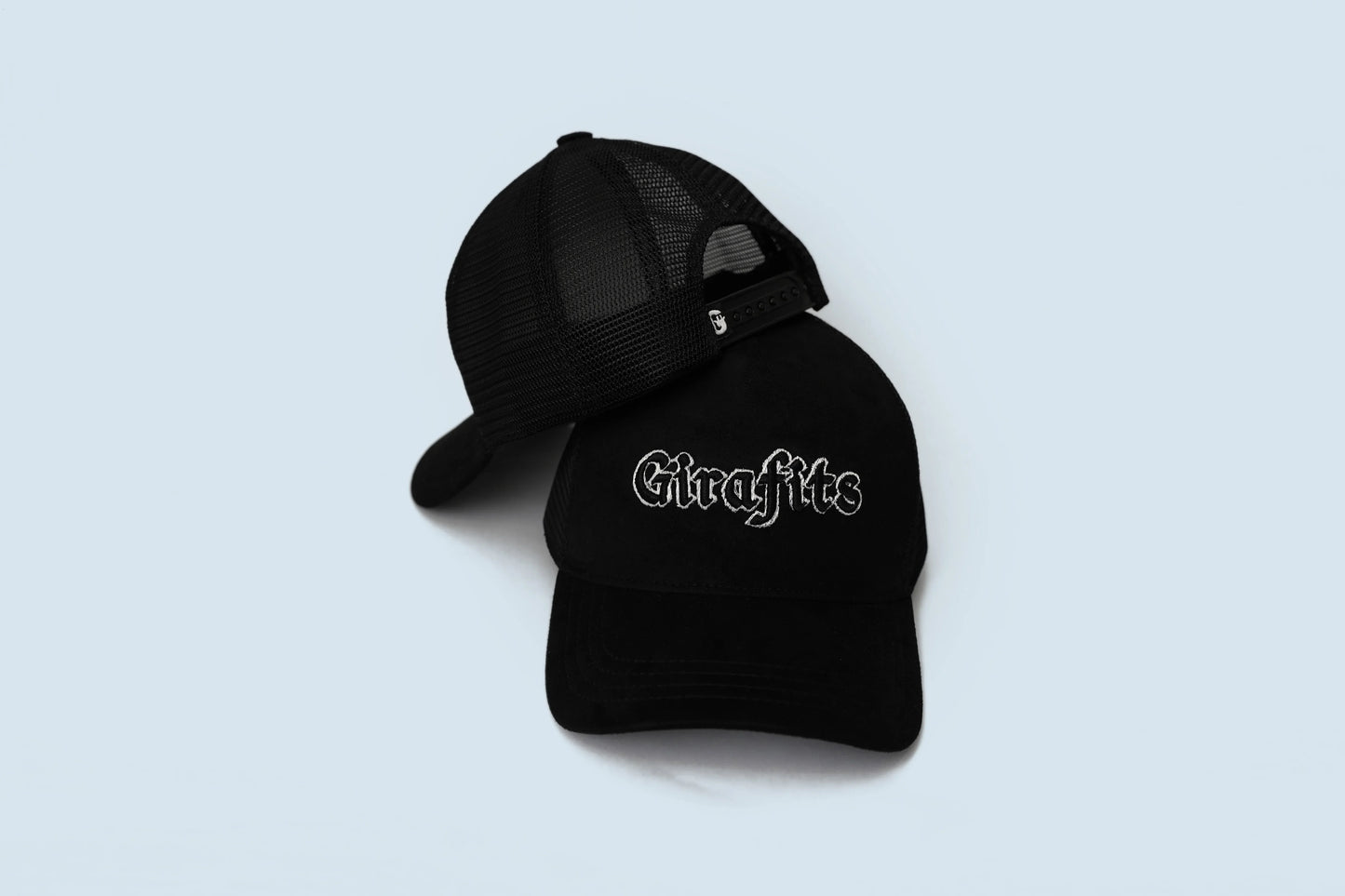 Trucker cap with black suede finish and Girafits 3D logo