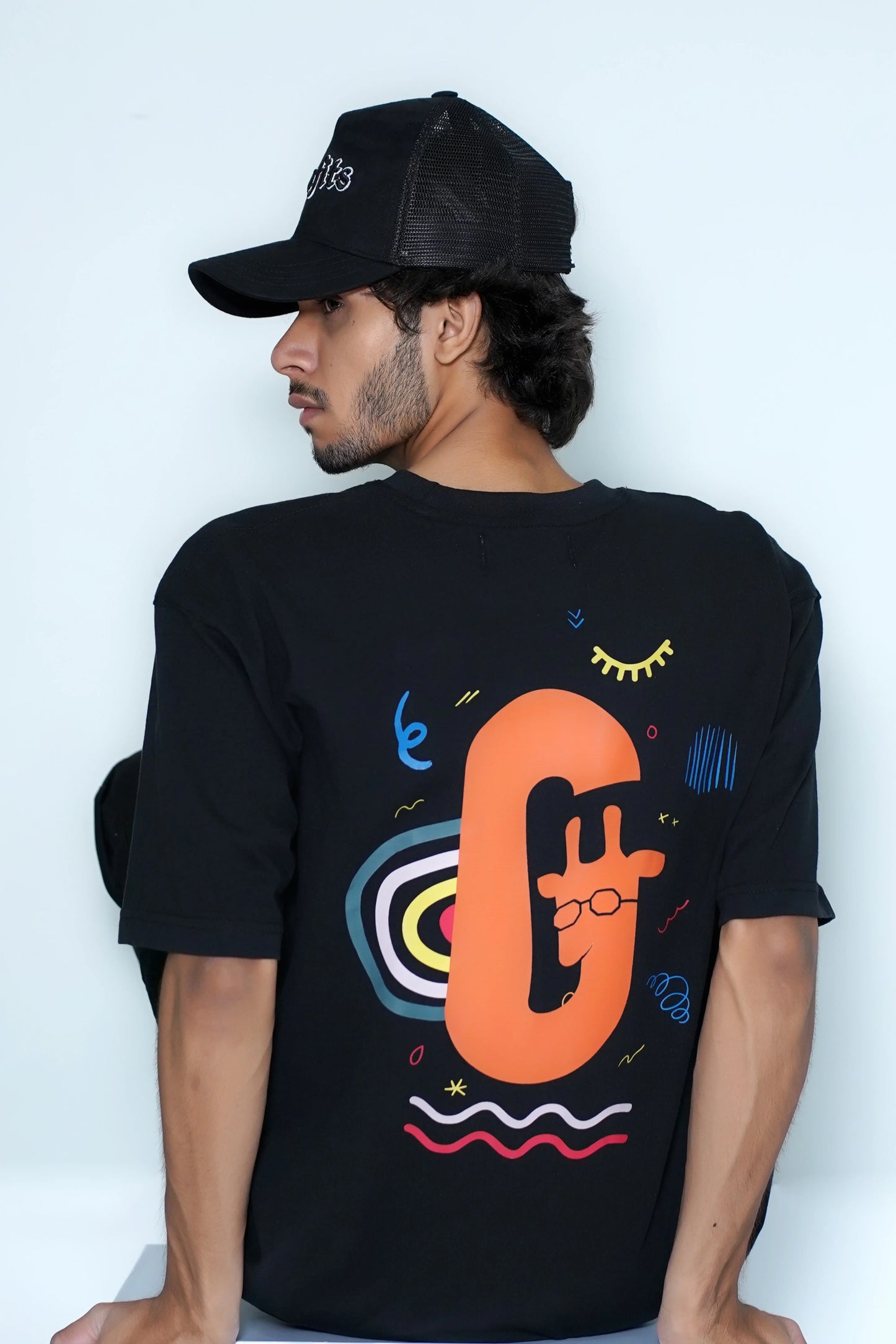 Black suede trucker cap with Girafits 3D embroidery