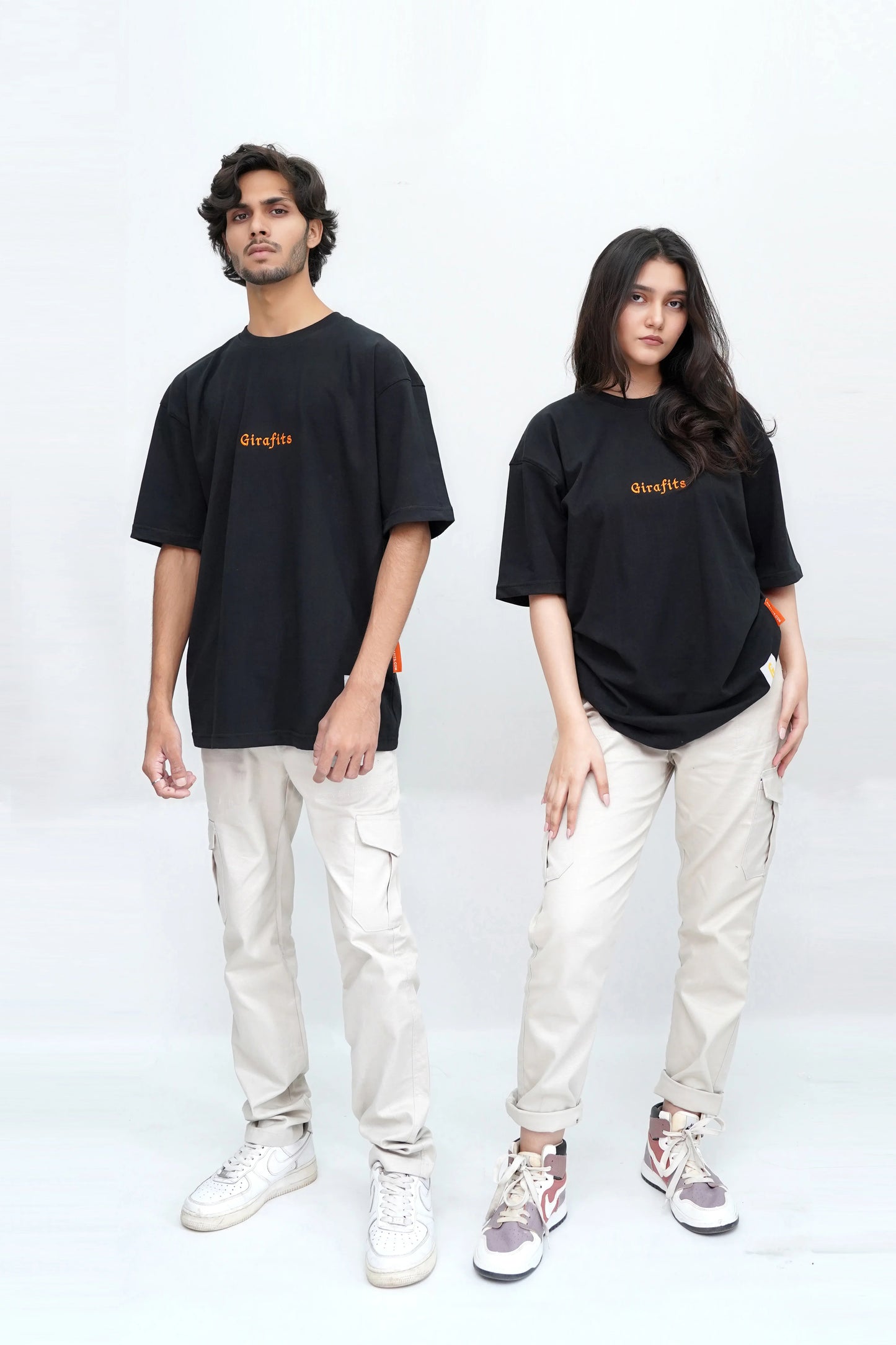 Oversized t-shirt with funky back design, Girafits embroidered front