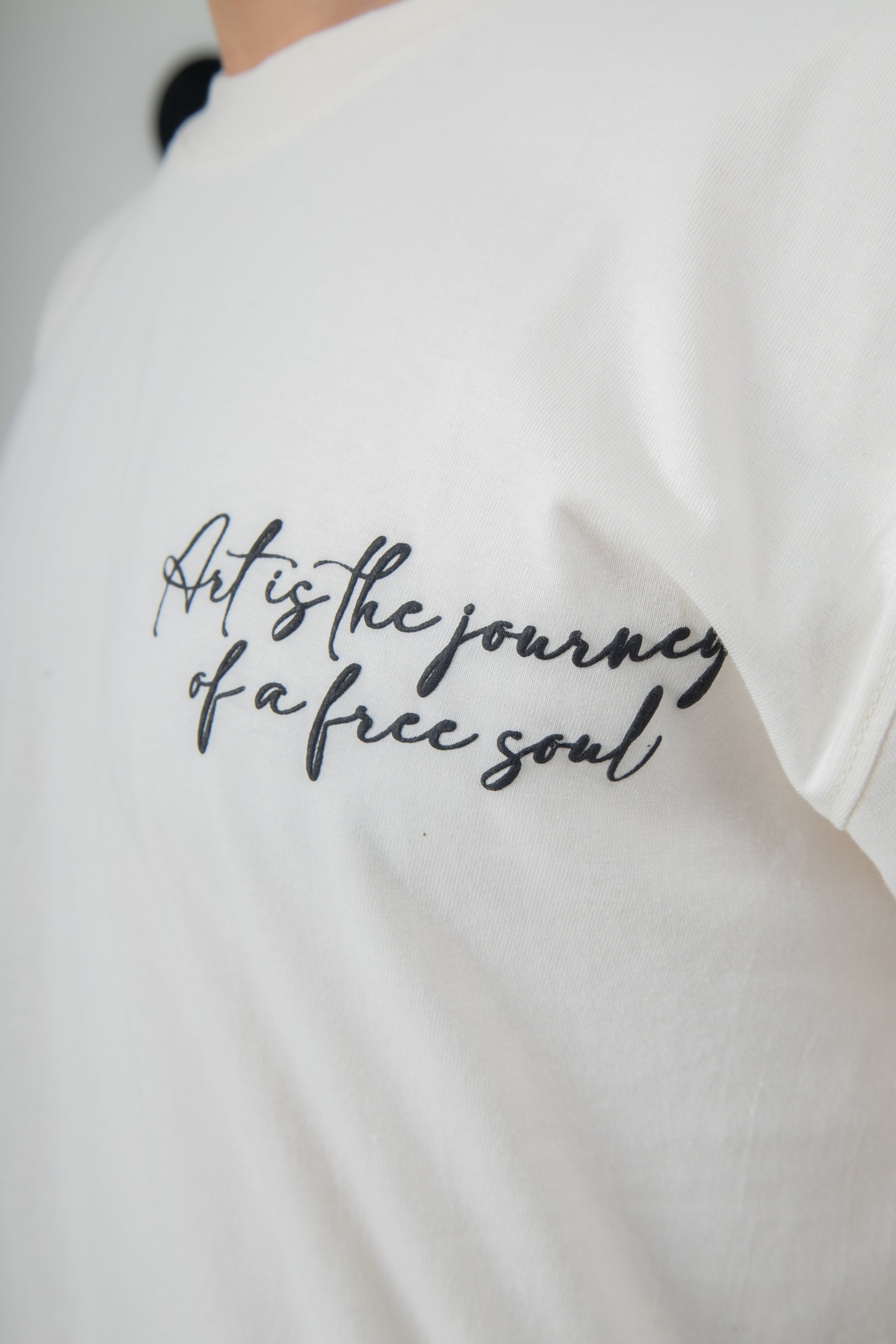 Art is Life graffiti panel shirt, oversized egg-white t-shirt, 100% cotton, streetwear style