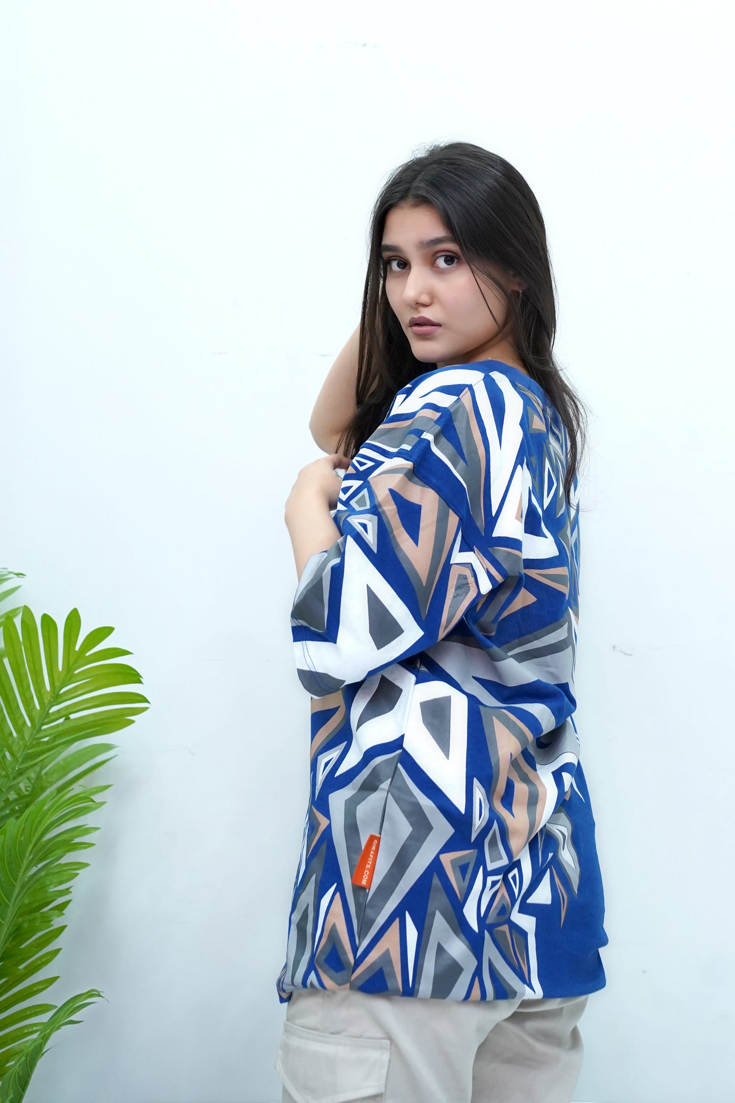 Abstract print on blue oversized t-shirt, 100% cotton, half sleeves