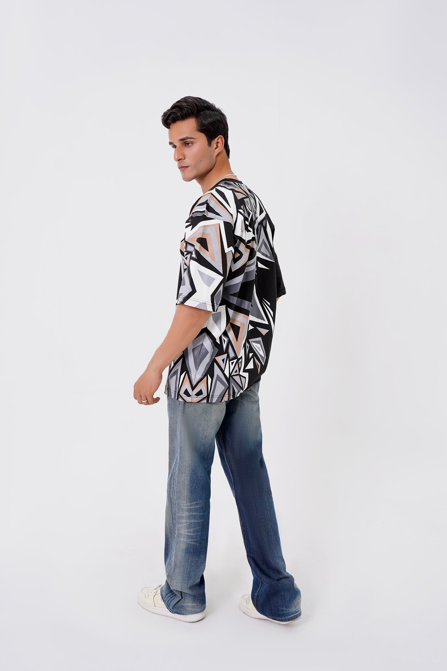 Black t-shirt, unisex oversized fit, 220 GSM, half sleeves