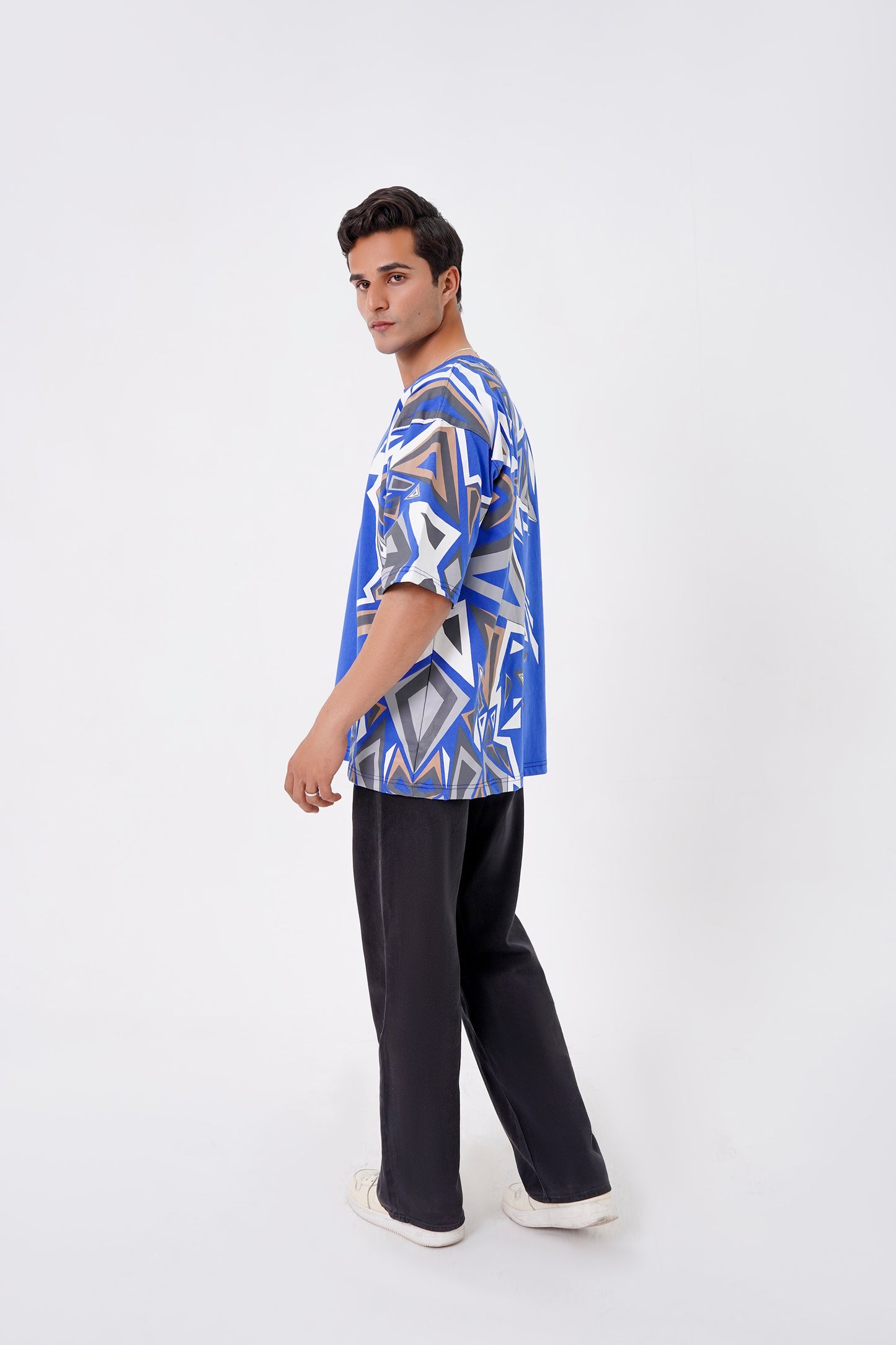Abstract print on blue oversized t-shirt, 100% cotton, half sleeves