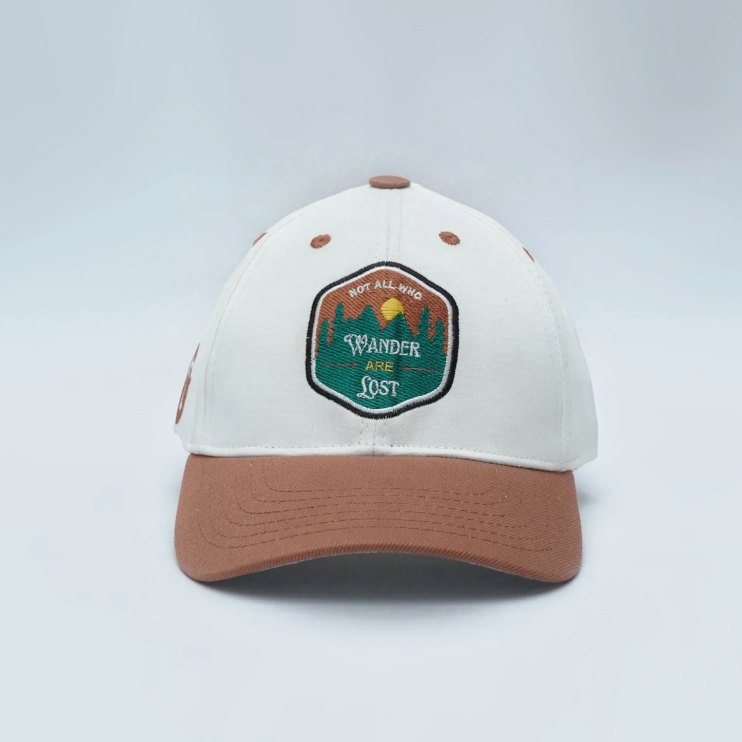 "Wanderer" embroidered cap in off-white and brown, 3D text