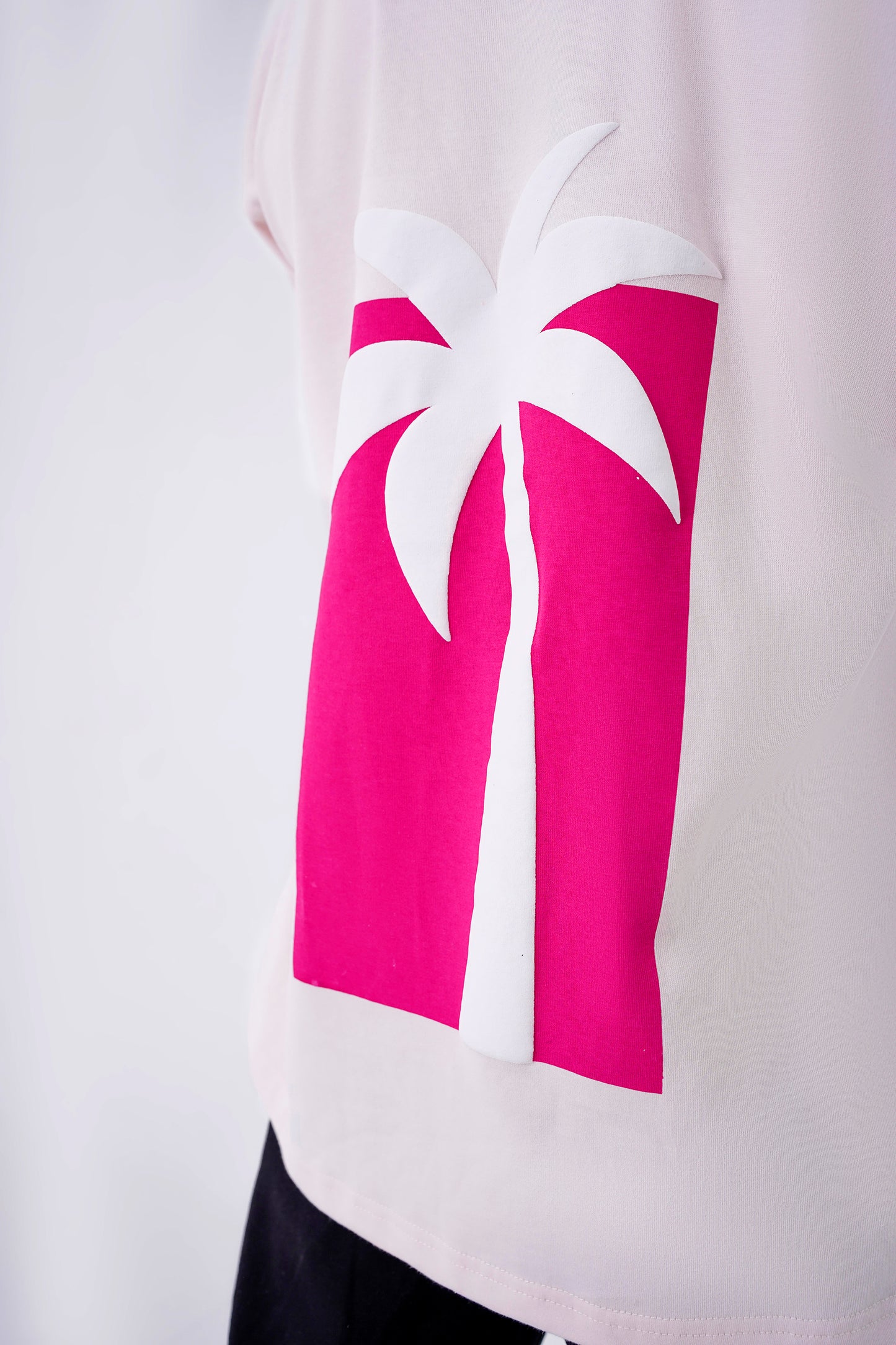Unisex Summer Time tee in pink, breathable 240 GSM cotton