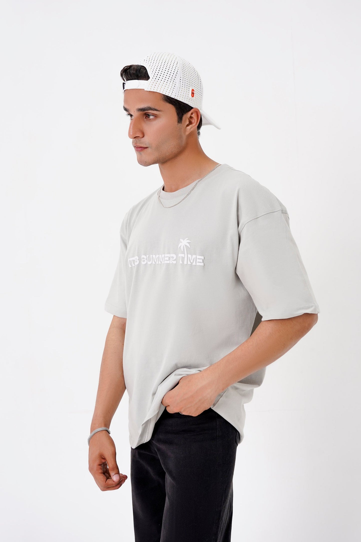 Grey unisex streetwear t-shirt, soft breathable jersey fabric