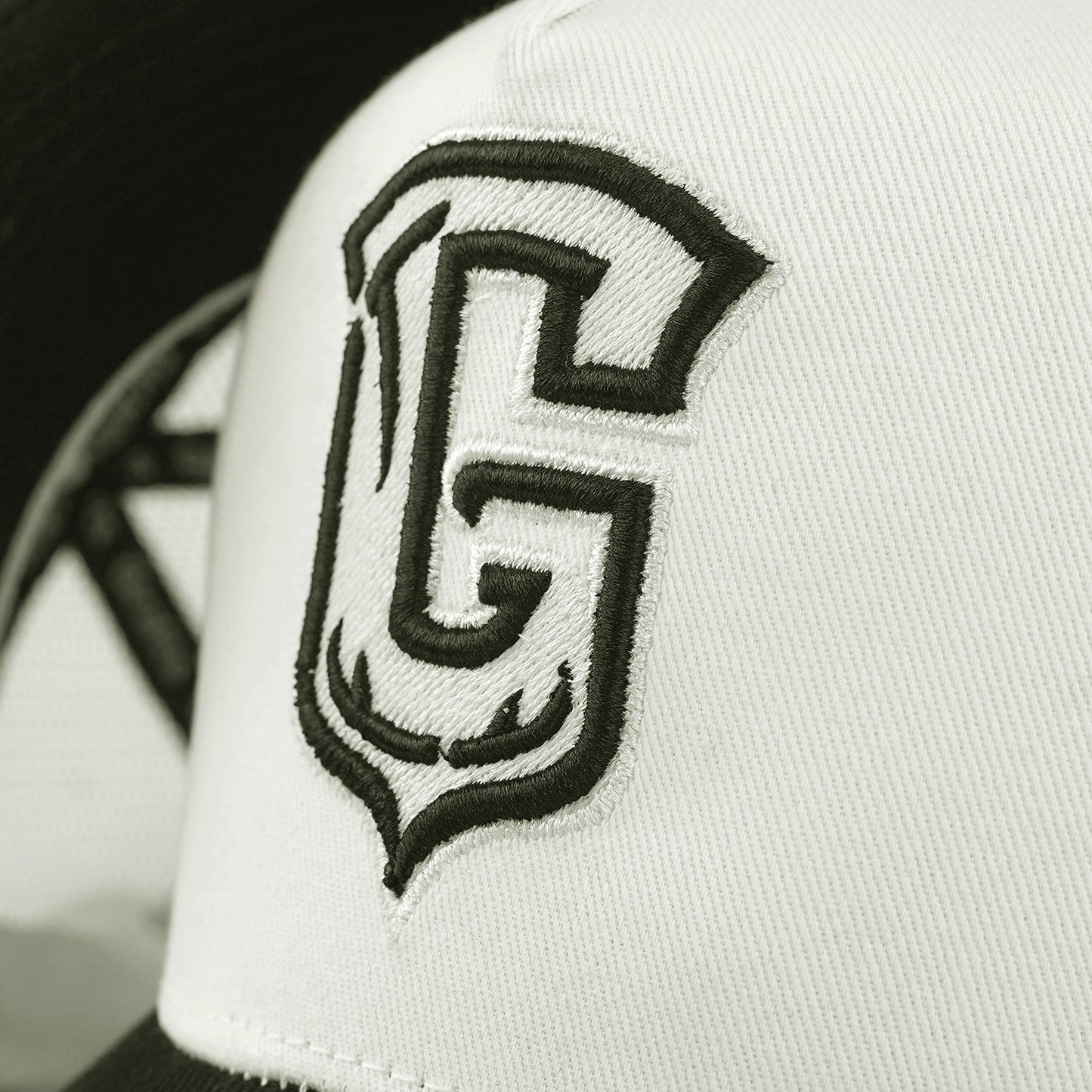 Girafits Core “G” // Trucker Cap