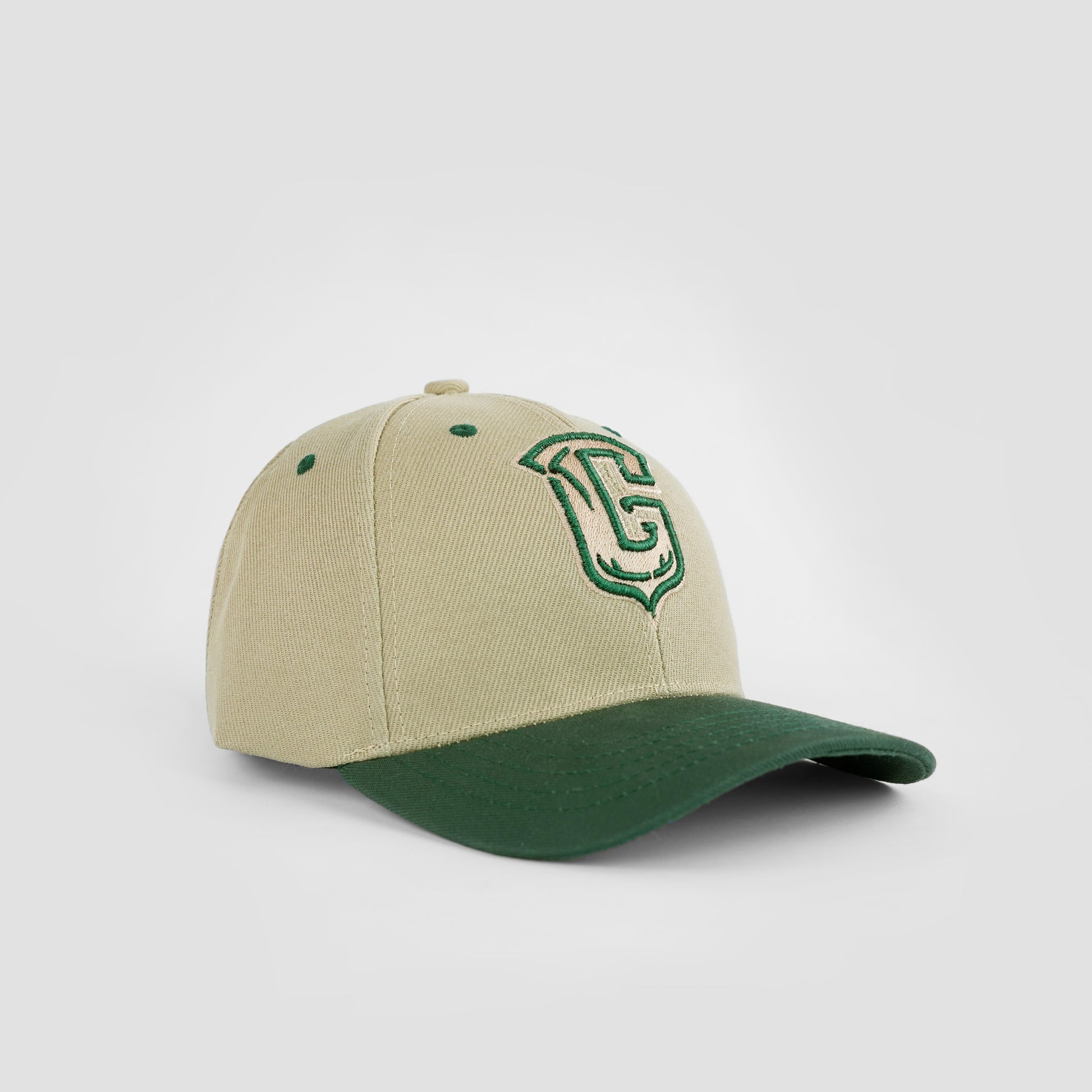 Girafits Core 02 with bold 3D embroidered logo.