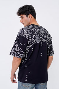 Black oversized unisex t-shirt with artistic back print, 100% cotton essential