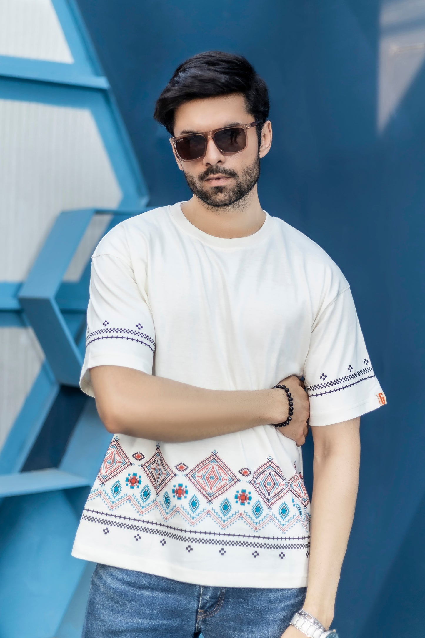 Borderline unisex cotton t-shirt with round neck and printed sleeve pattern