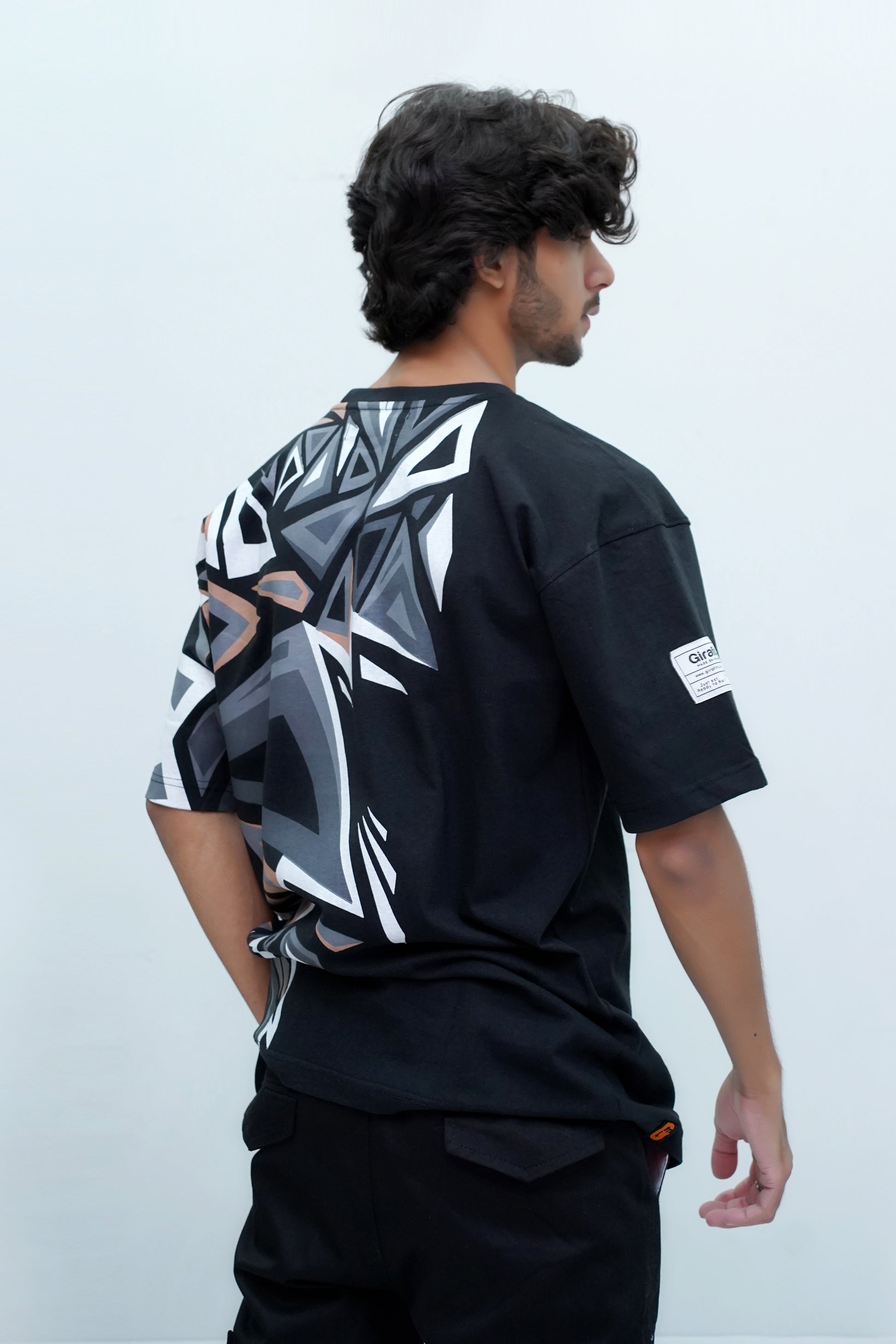 Supreme Abstract // Black - GIRAFITS