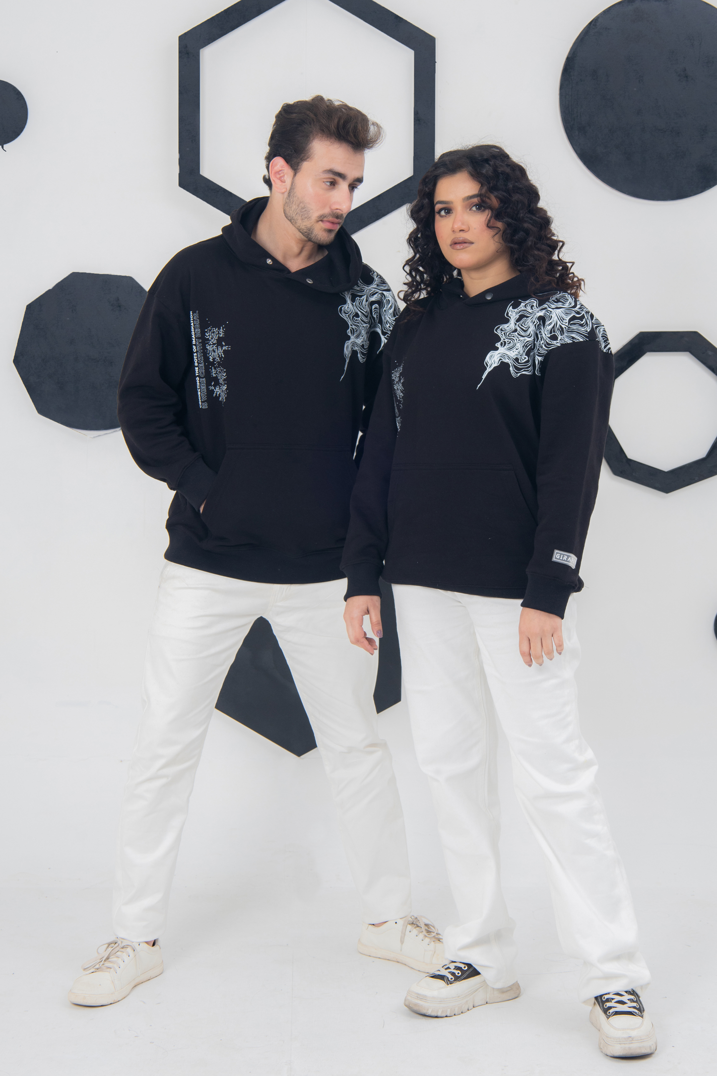 Smoky design black hoodie, 320 GSM fleece, front pouch pocket